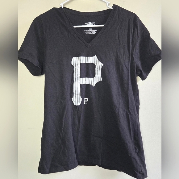 Women's Pittsburgh Pirates V-Neck Short Sleeve Shirt, Size Large - Picture 1 of 2